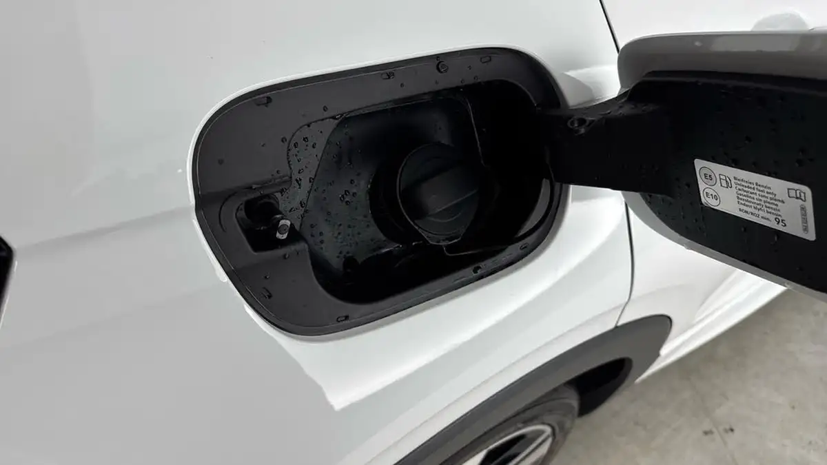 2023-volkswagen-t-cross-10-tsi-r-line-dsg-big-26