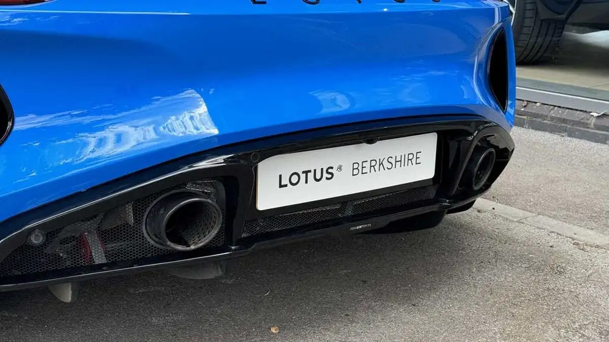 2024-lotus-emira-35-first-edition-v6-big-29