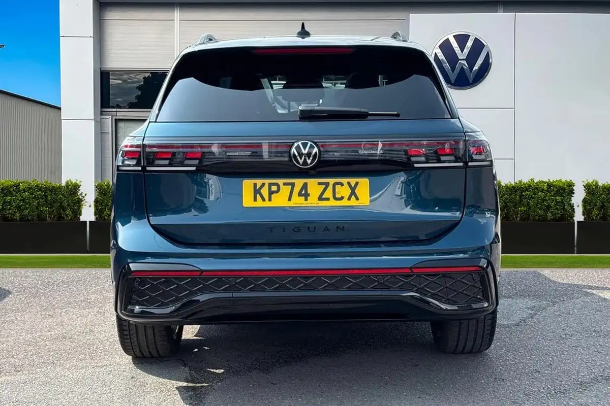 2024-volkswagen-tiguan-15-etsi-r-line-big-3