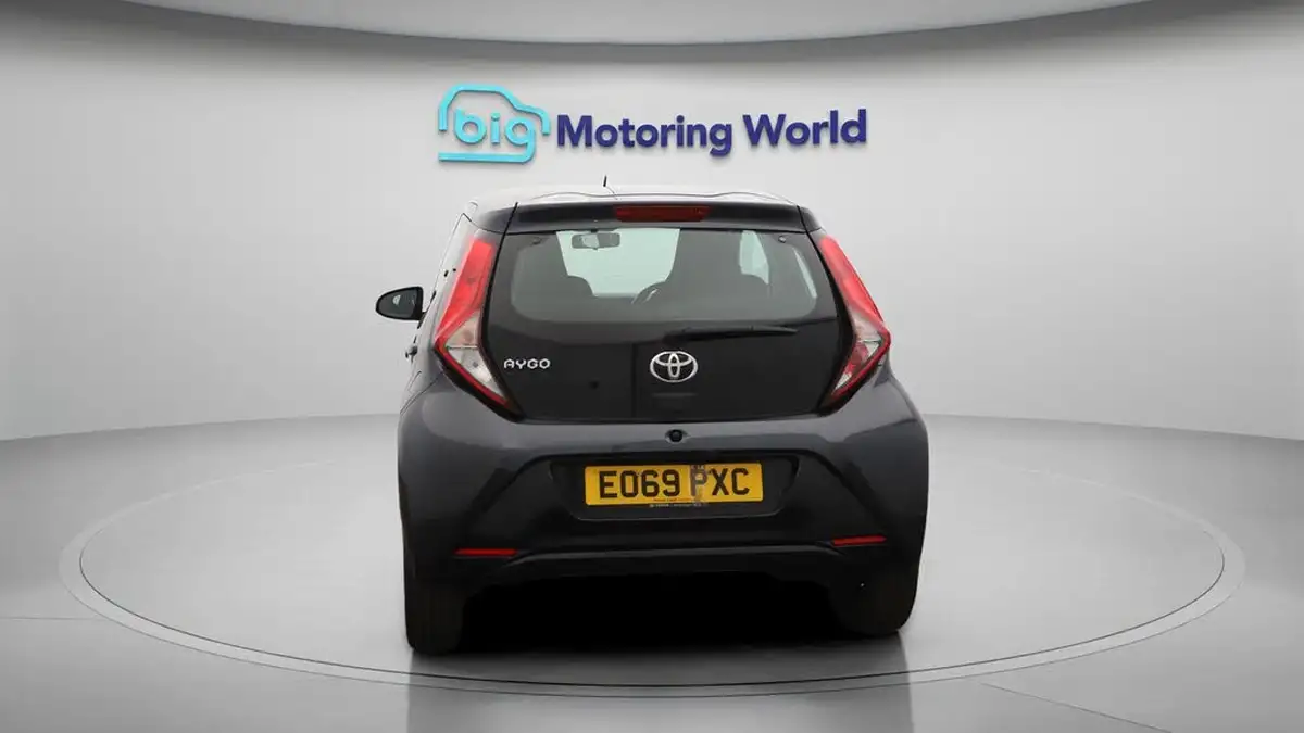 2019-toyota-aygo-10-vvt-i-x-play-tss-x-shift-big-6