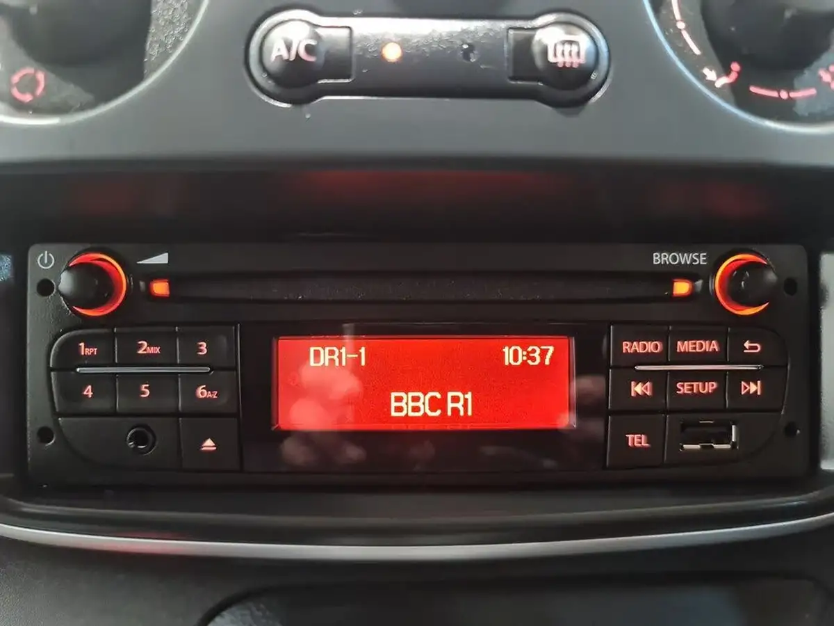 2021-renault-kangoo-maxi-big-13
