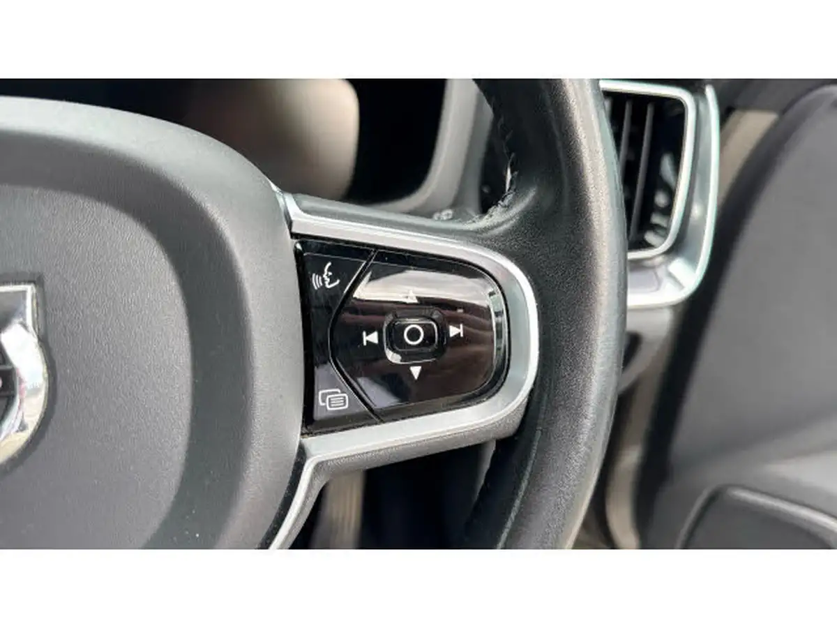 2019-volvo-v60-20td-d4-cross-country-big-18