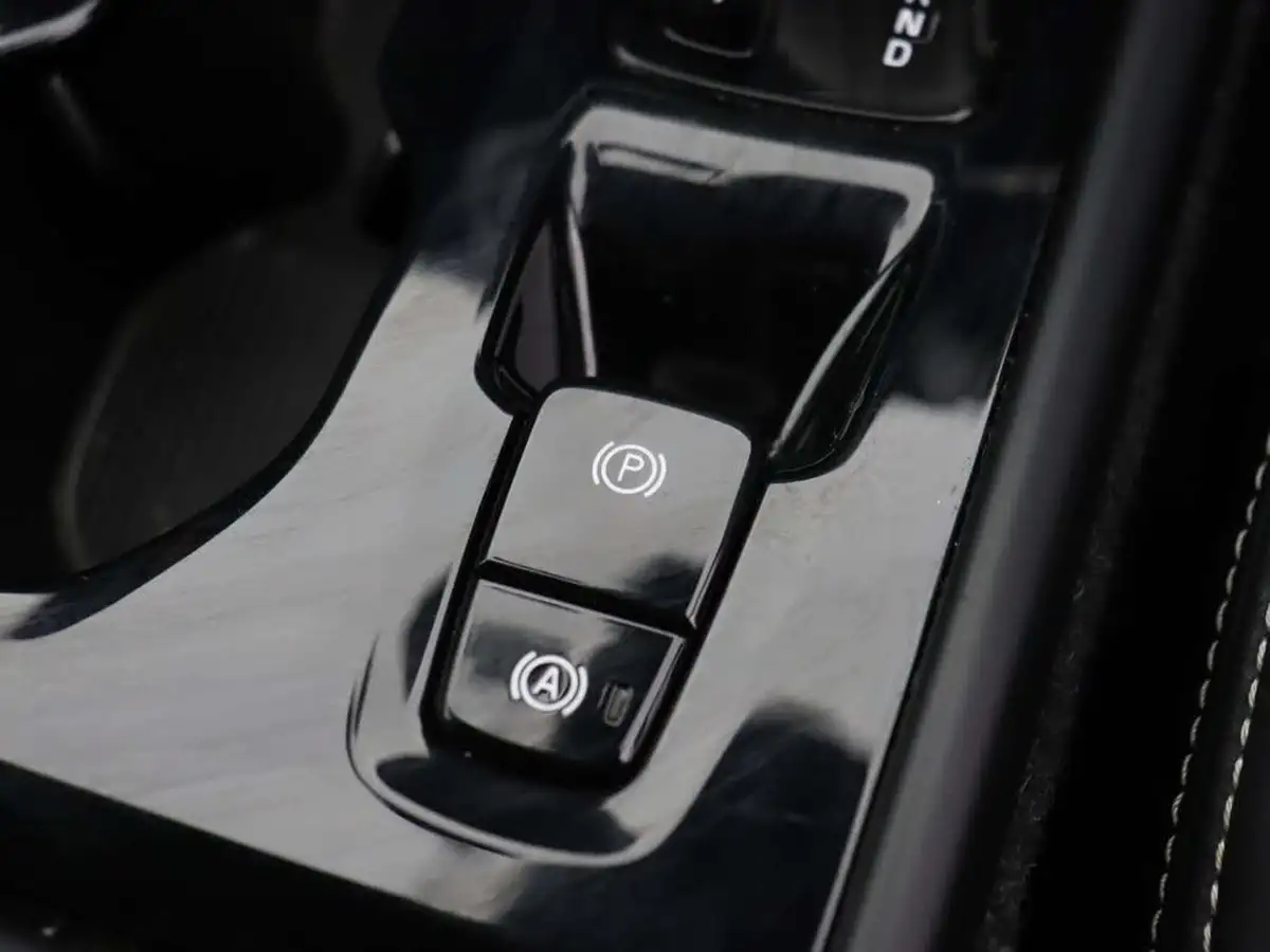 2019-volvo-xc40-20-t4-r-design-pro-awd-big-31