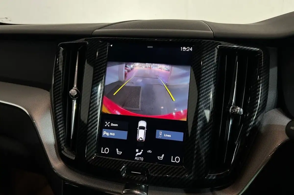 2019-volvo-xc60-20-t5-r-design-awd-big-15