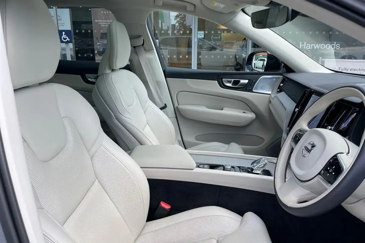 2024-volvo-xc60-20-t8-r-design-pro-big-24