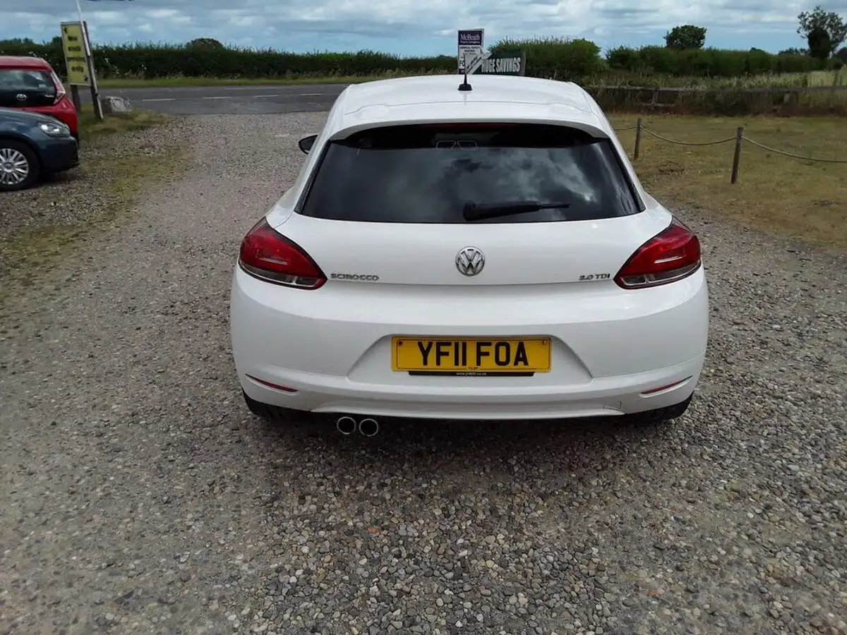 2011-volkswagen-scirocco-20td-gt-170ps-cr-dsg-big-5