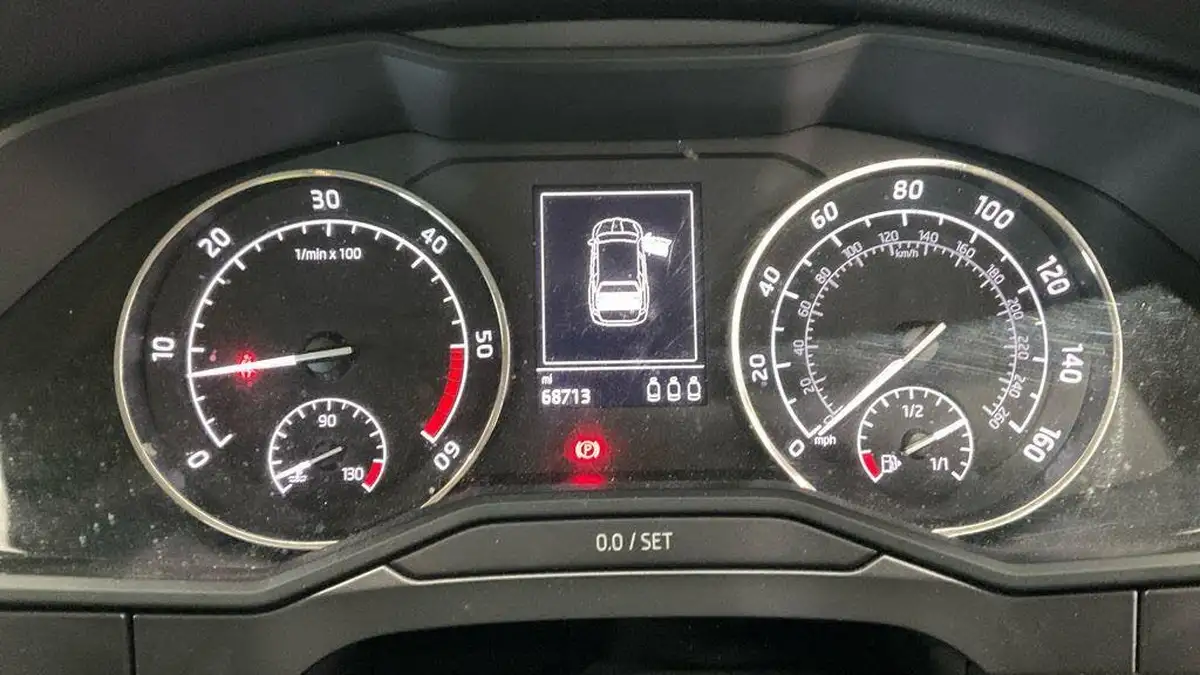 2019-skoda-superb-16tdi-s-ss-estate-big-12