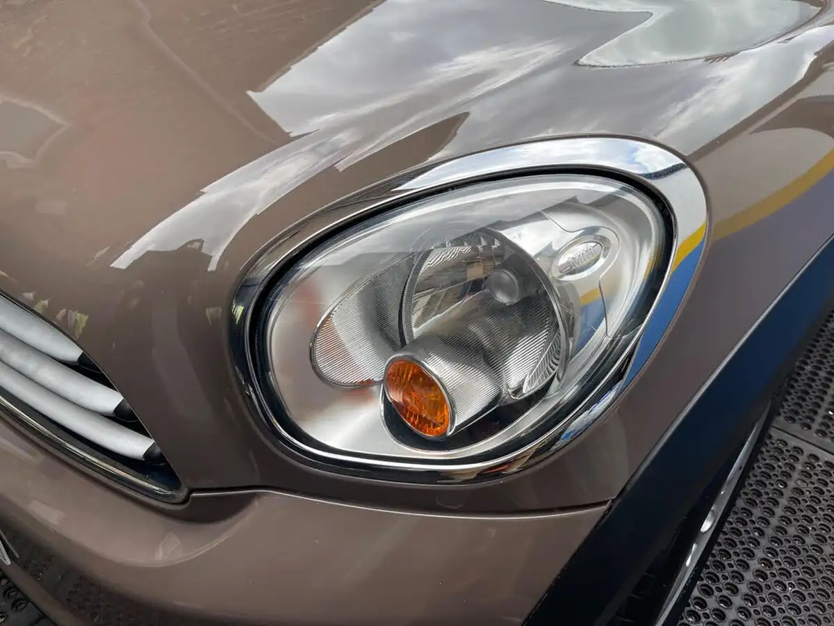 2011-mini-countryman-16-cooper-pepper-big-13
