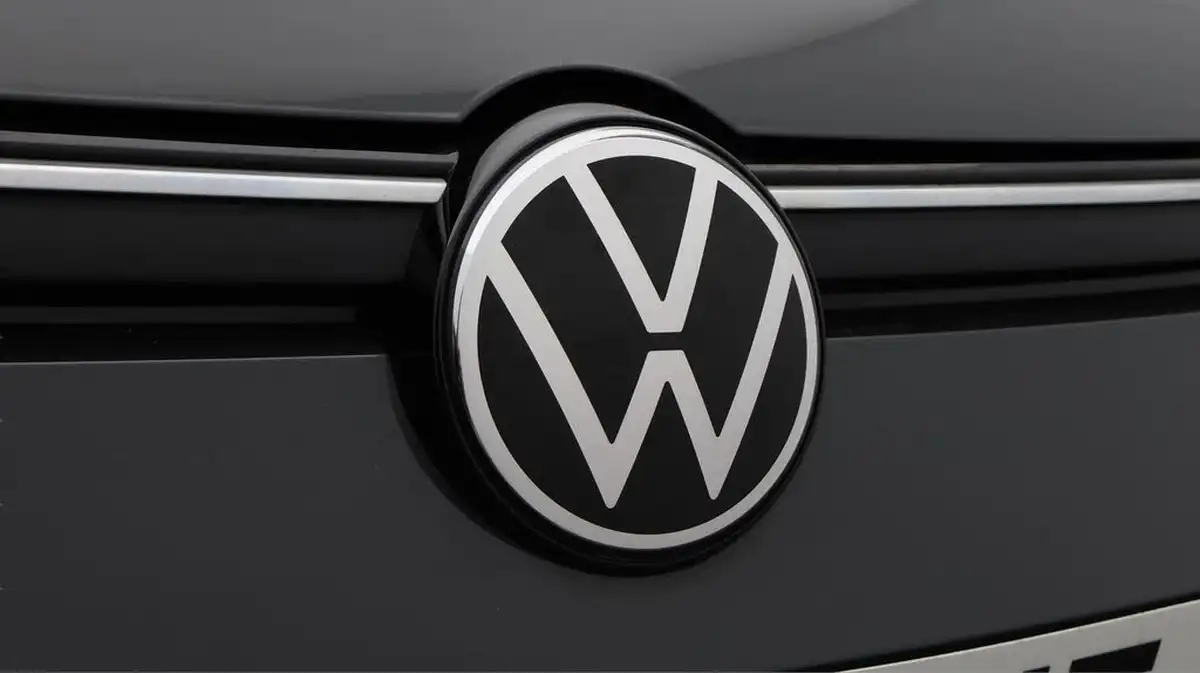 2022-volkswagen-golf-20tdi-life-hatchback-big-20