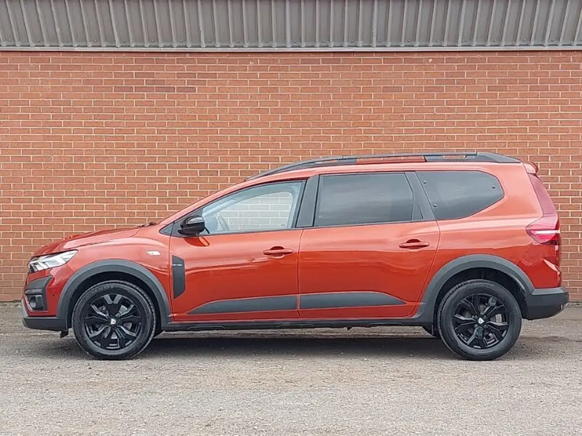 2022-dacia-jogger-10-tce-extreme-se-big-3