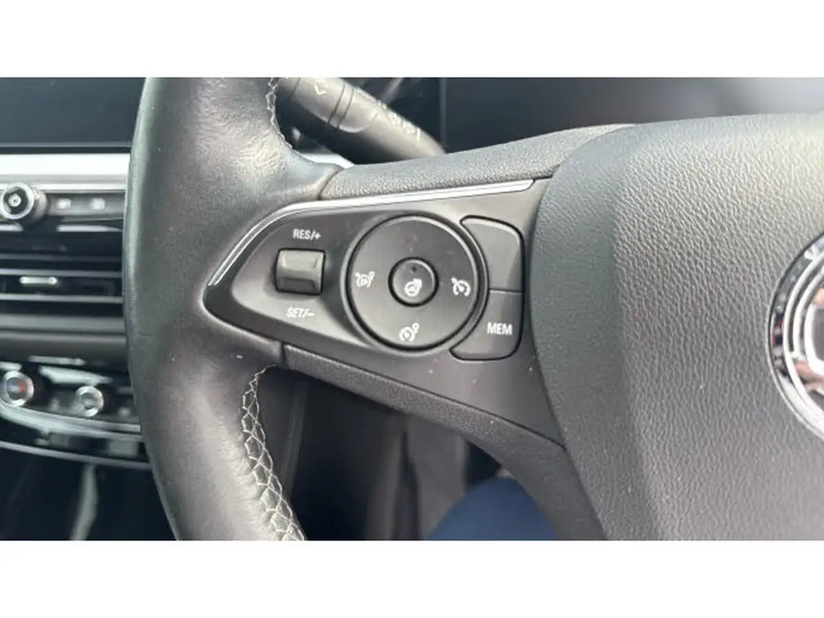 2022-vauxhall-grandland-12-elite-big-35