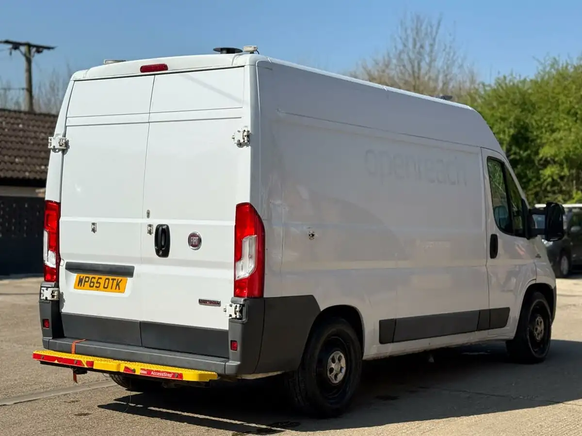 2015-fiat-ducato-23td-35-lh2-tecnico-big-8