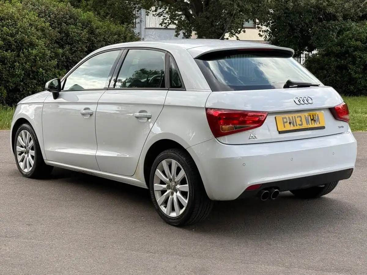 2013-audi-a1-14-tfsi-122ps-sportback-5d-1390cc-s-tronic-big-6