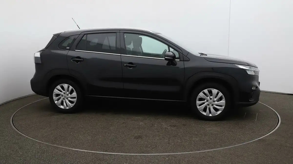 2022-suzuki-s-cross-15-motion-big-40