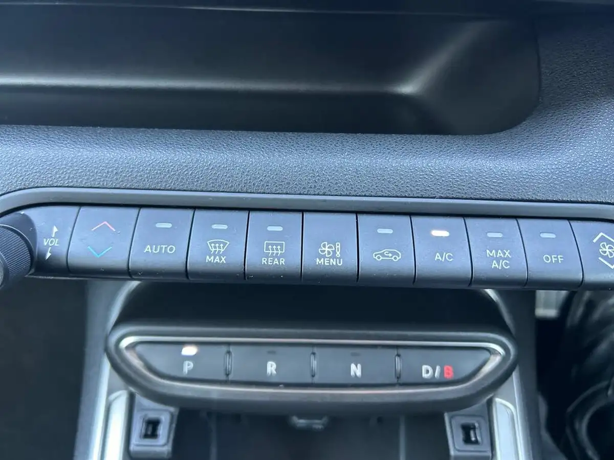 2024-jeep-avenger-e-summit-big-11