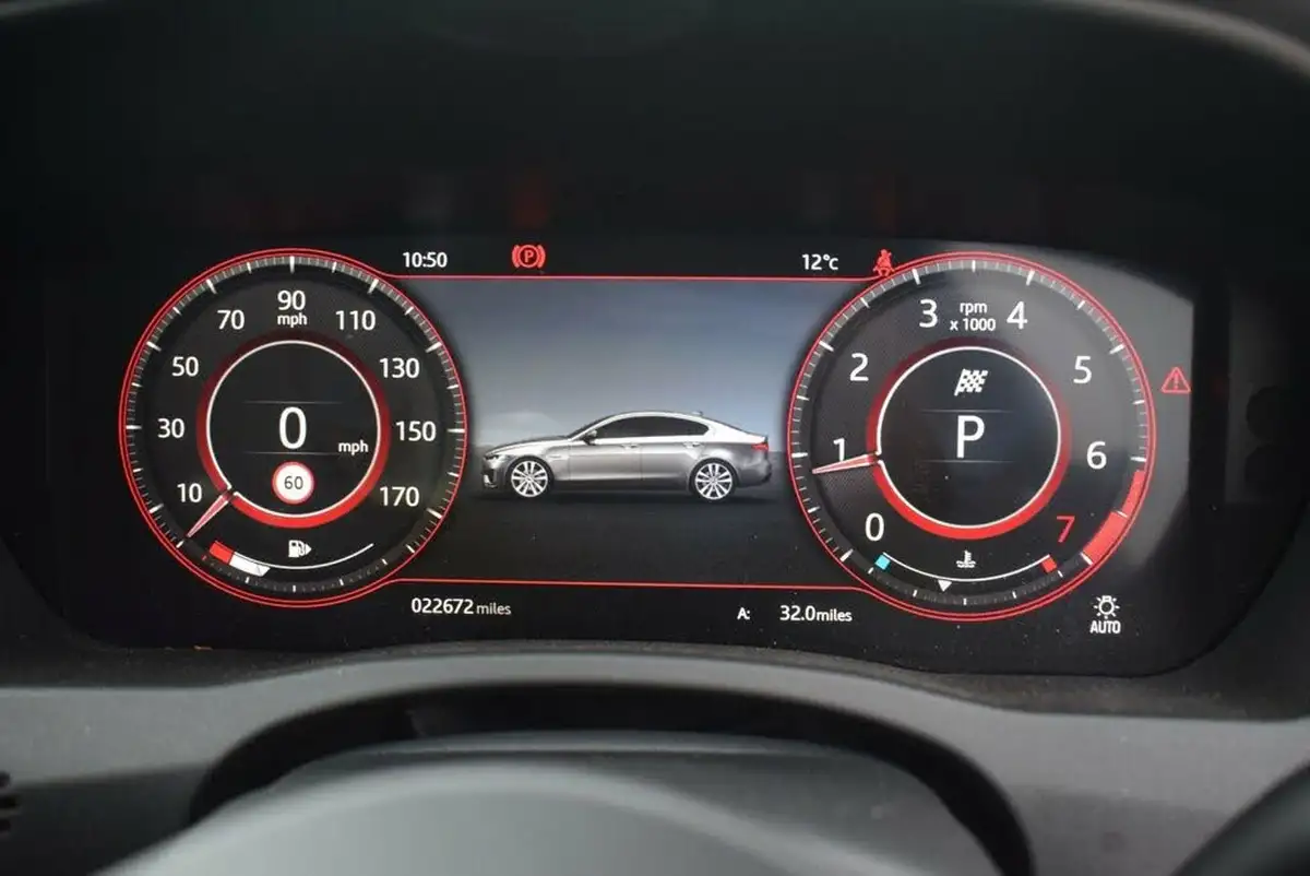 2019-jaguar-xe-20i-se-250ps-big-30