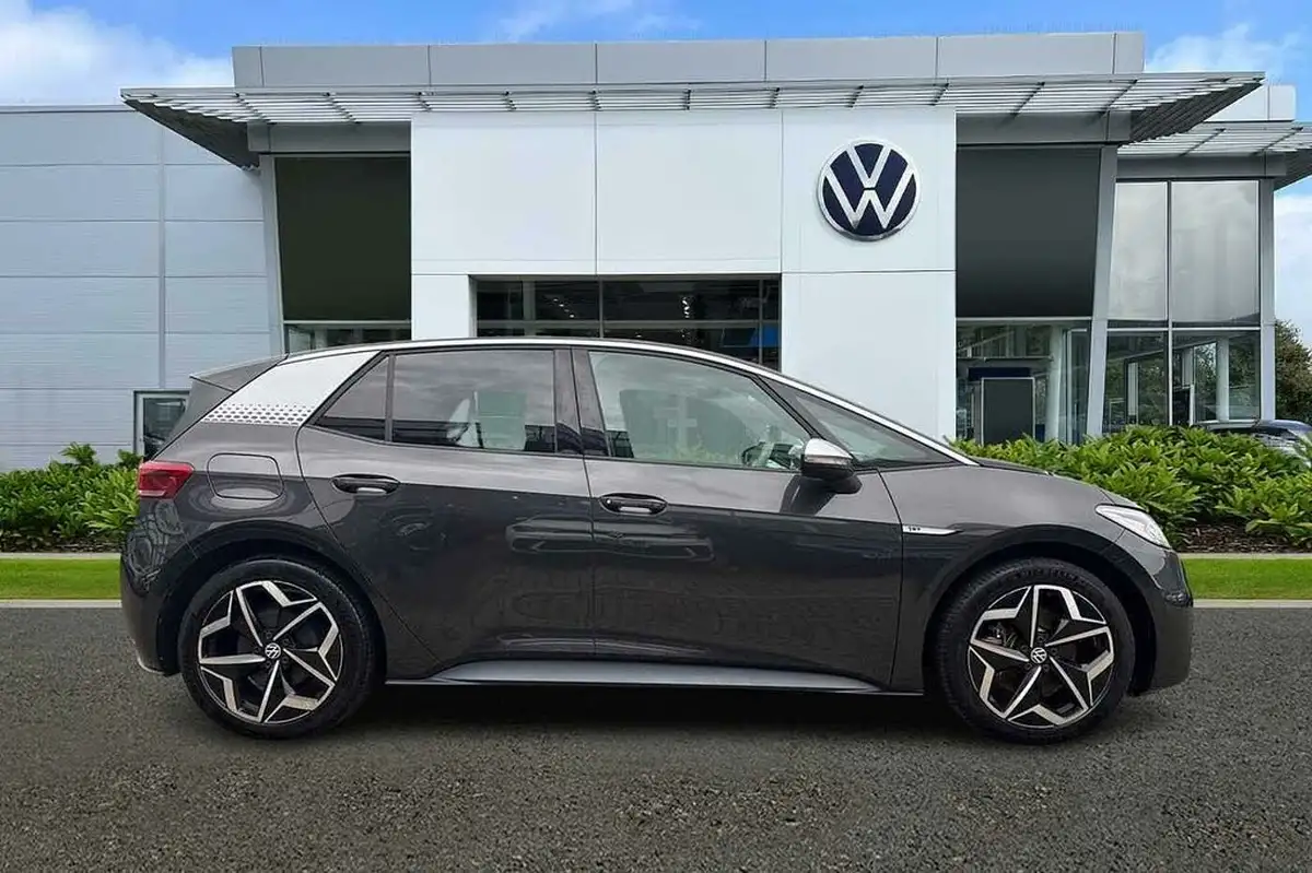 2020-volkswagen-id3-e-first-edition-big-3
