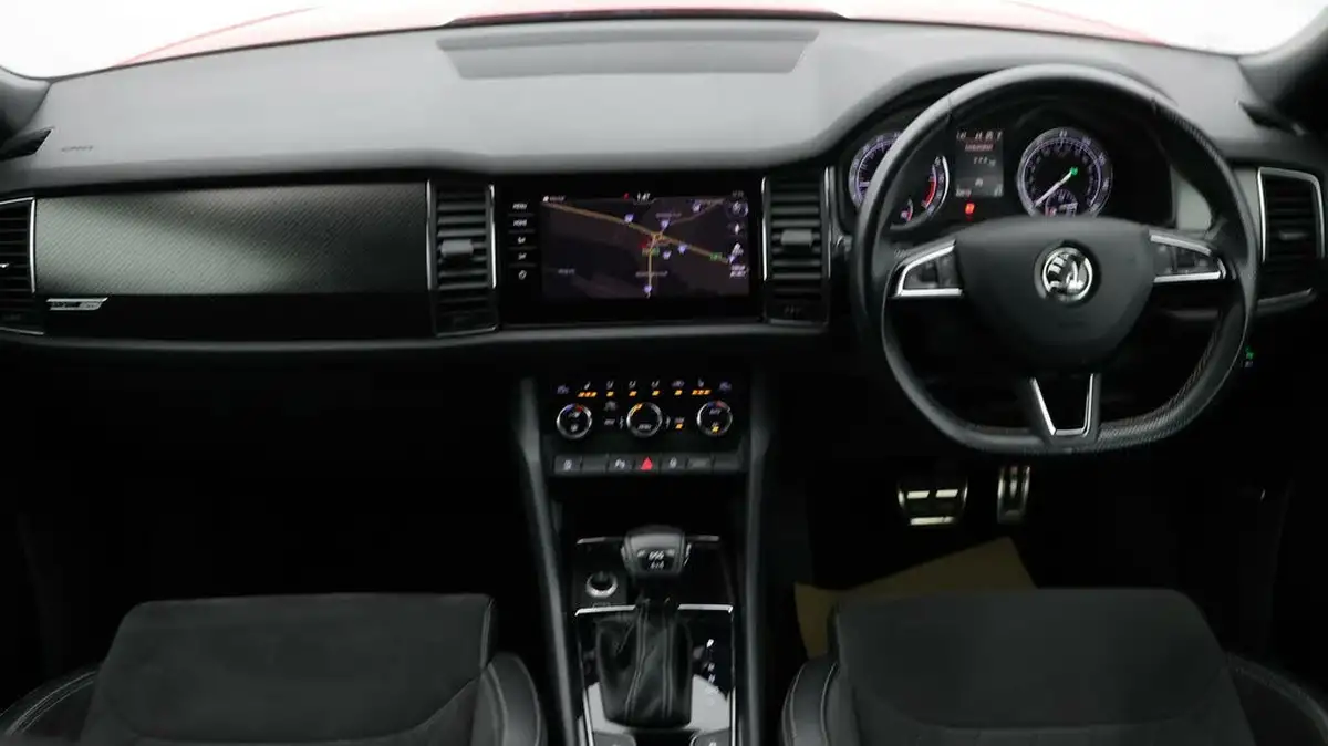 2019-skoda-kodiaq-20tdi-sportline-190ps-seats-scr-dsg-big-11