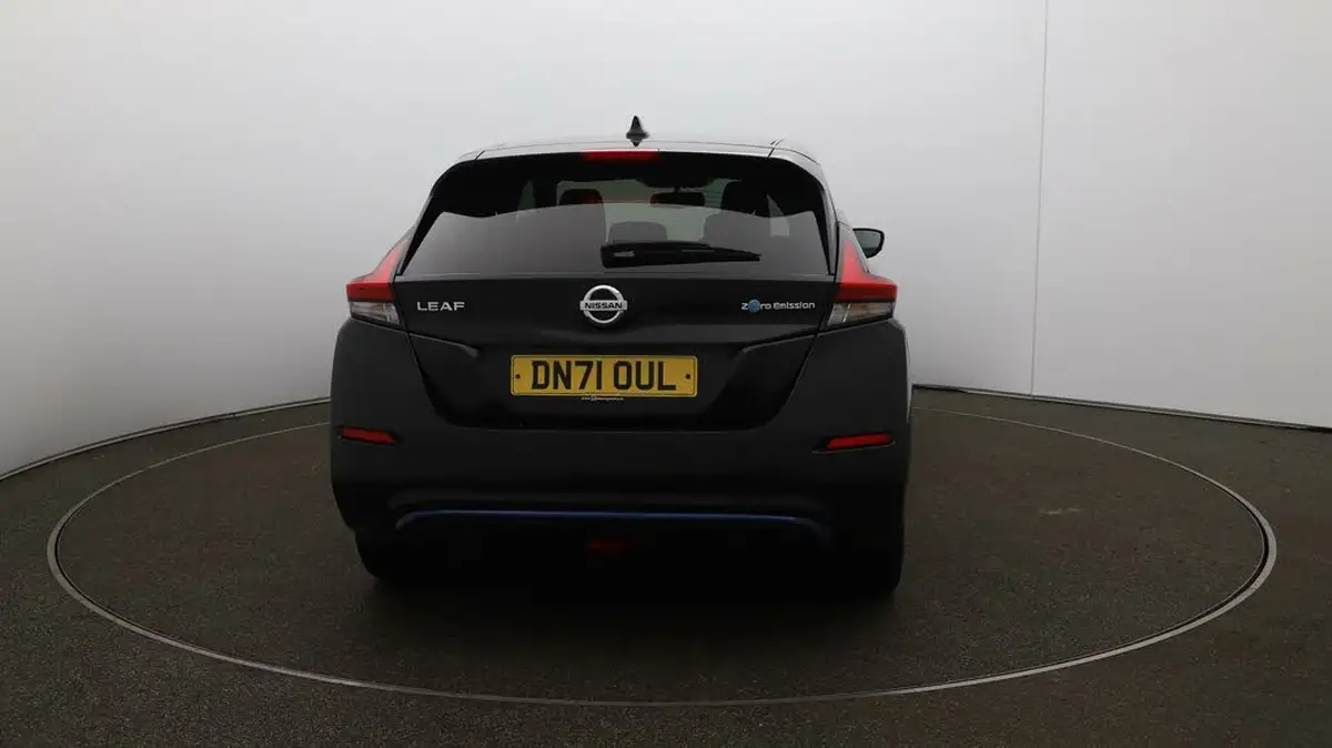 2021-nissan-leaf-e-tekna-big-6