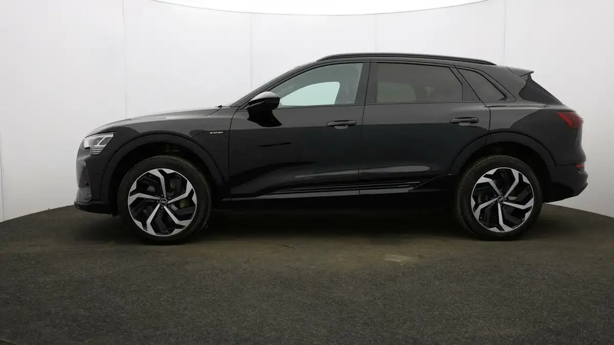 2021-audi-e-tron-50e-black-edition-station-wagon-big-46