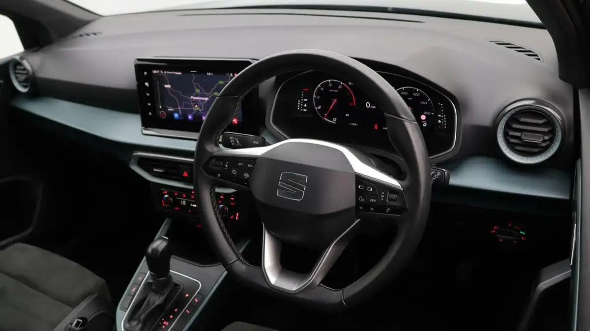 2022-seat-arona-10-tsi-xperience-lux-big-9