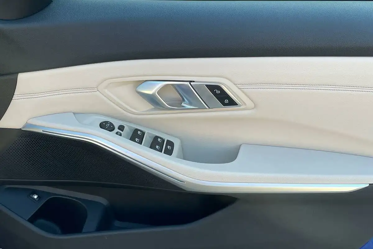 2020-bmw-3-series-20-330e-m-sport-saloon-4d-big-38