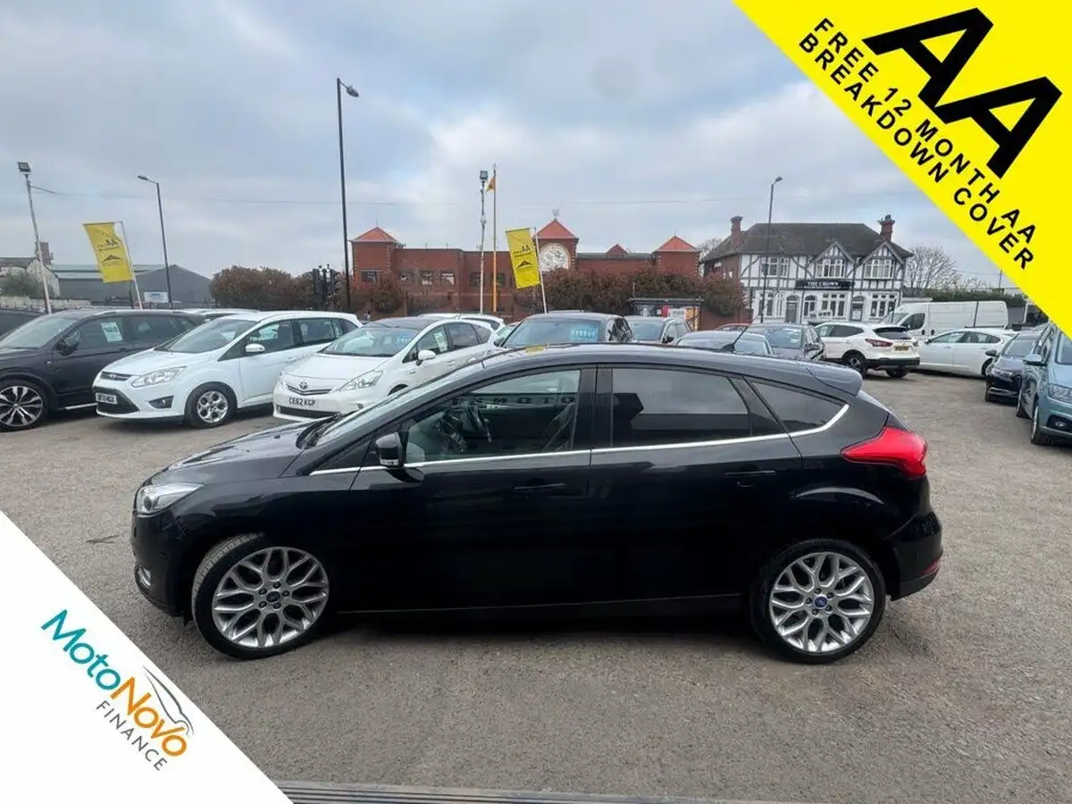 2015-ford-focus-20tdci-titanium-x-hatchback-big-2