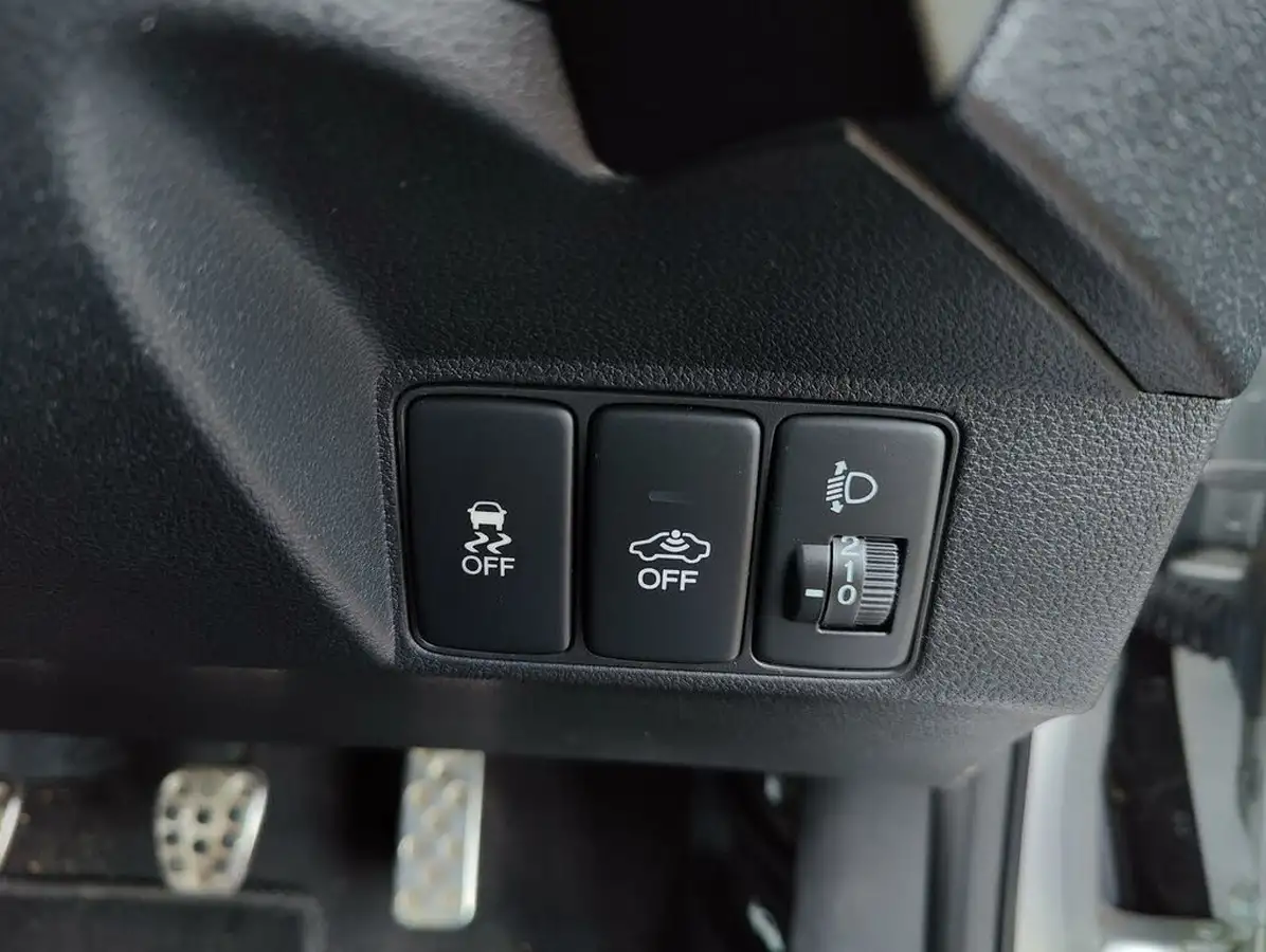 2013-honda-civic-16td-es-big-30