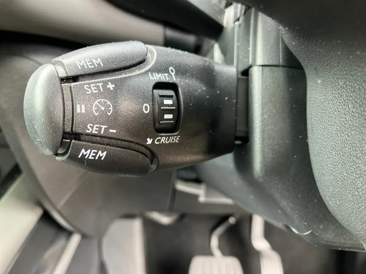 2020-citroen-c5-aircross-15bluehdi-flair-eat8-big-41