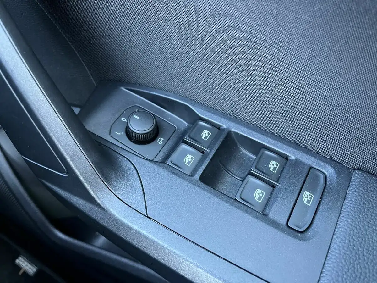2024-seat-ibiza-10-tsi-anniversary-limited-edition-115ps-big-27