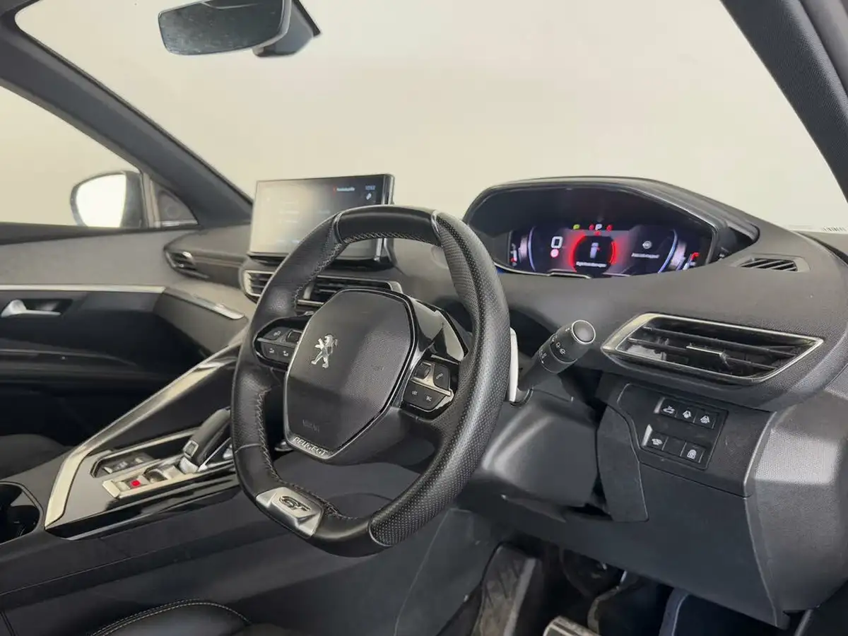 2021-peugeot-5008-suv-12-puretech-gt-premium-big-22