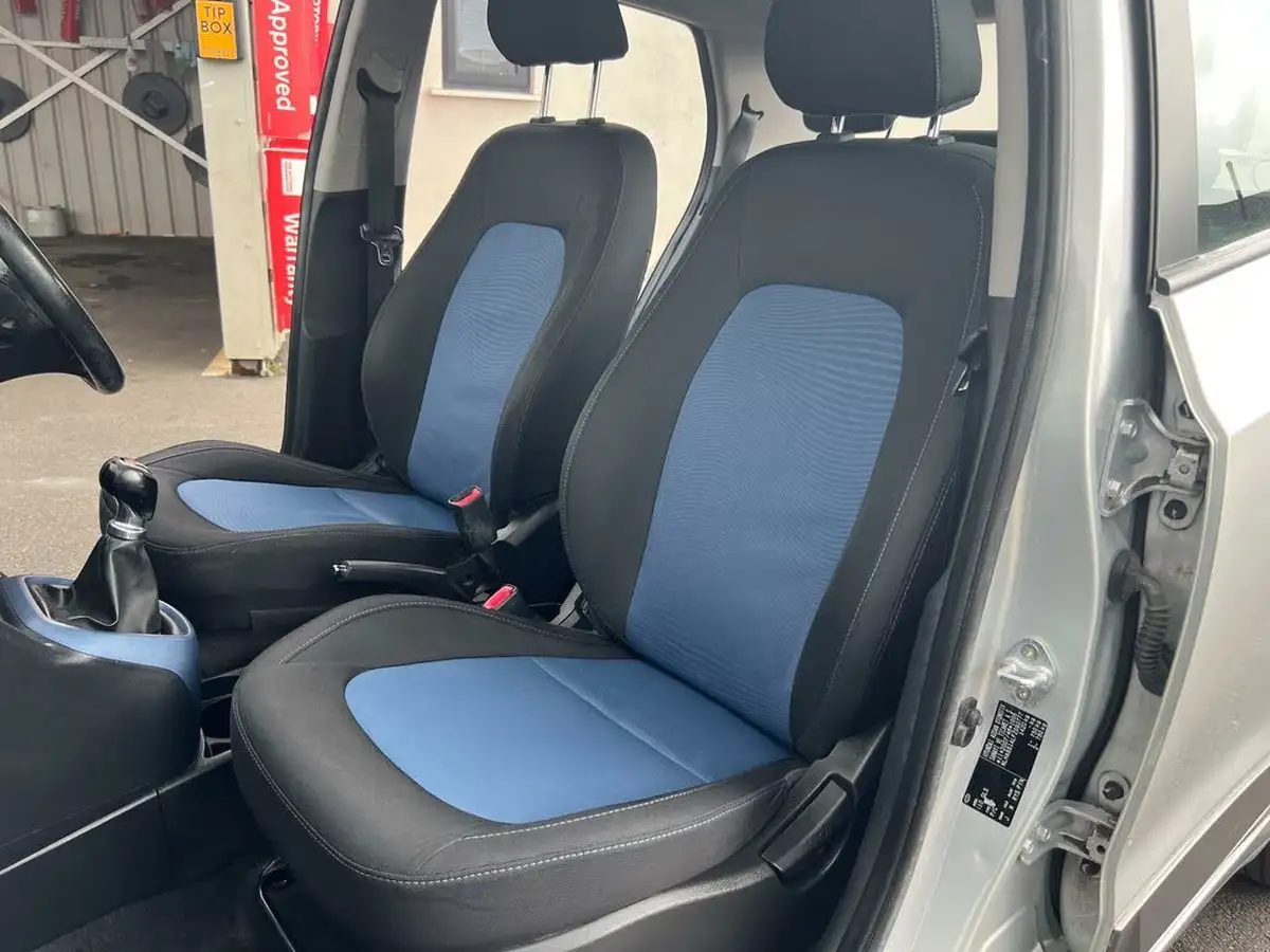 2014-hyundai-i10-10-premium-big-24