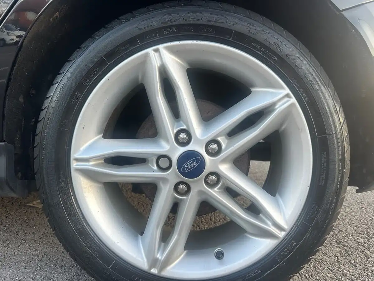 2017-ford-focus-10t-titanium-100ps-hatchback-big-21