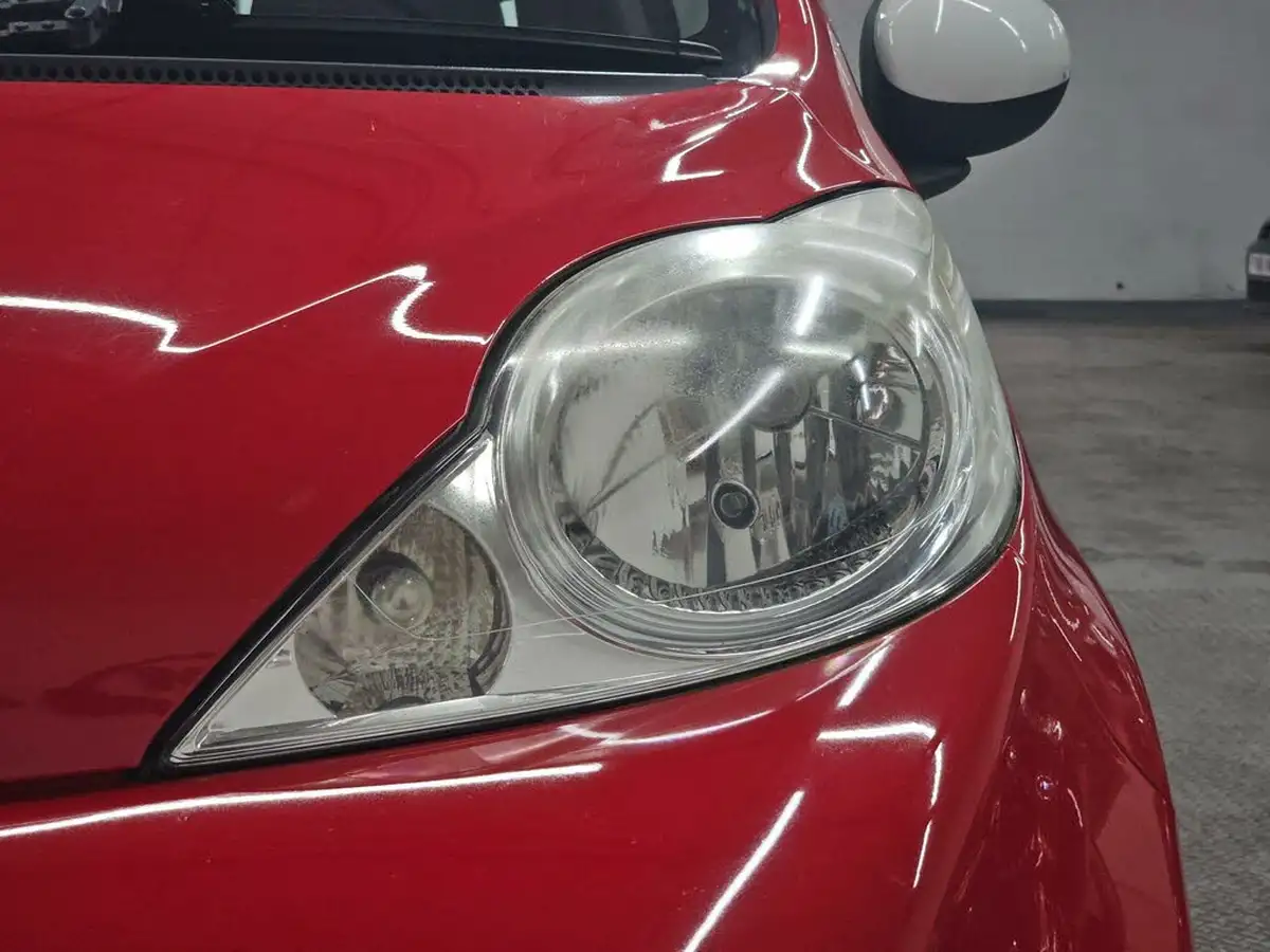 2012-peugeot-107-10-sportium-5d-big-75