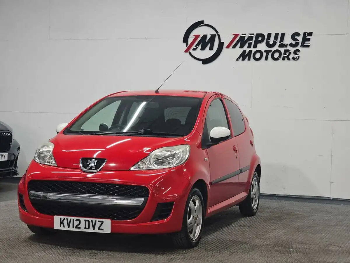 2012-peugeot-107-10-sportium-5d-big-2