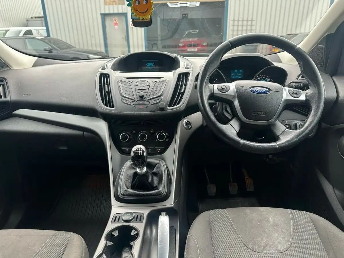 2014-ford-kuga-20tdci-zetec-140ps-big-7