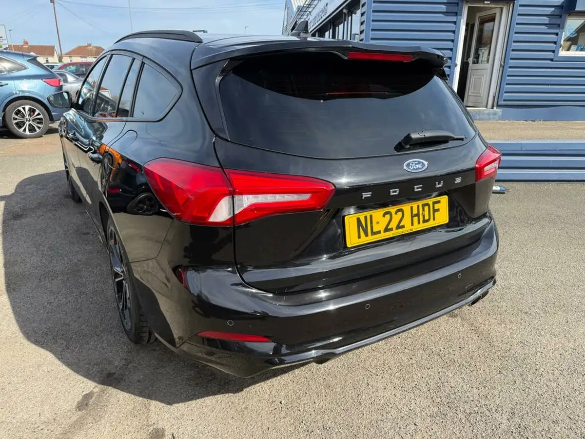 2022-ford-focus-big-8