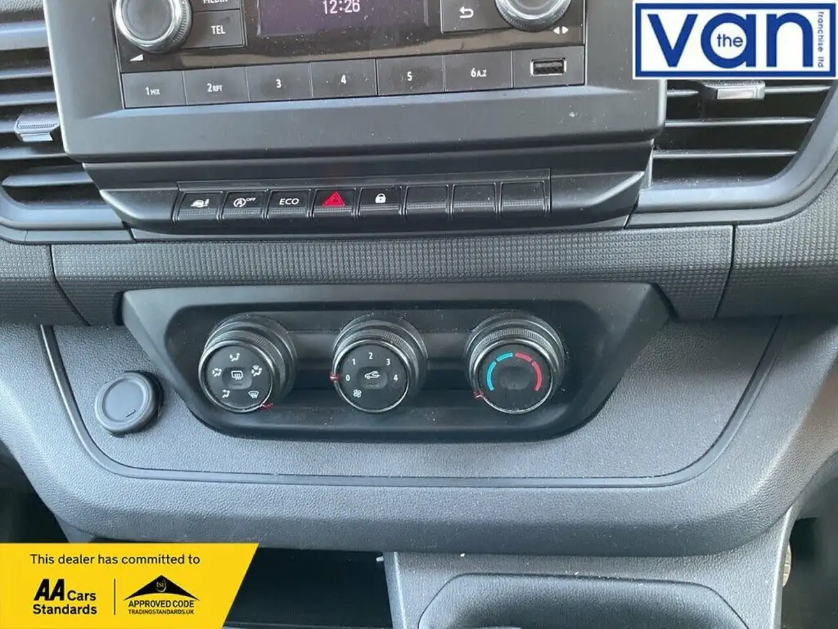 2022-renault-trafic-20dci-ll30-130-business-panel-big-10