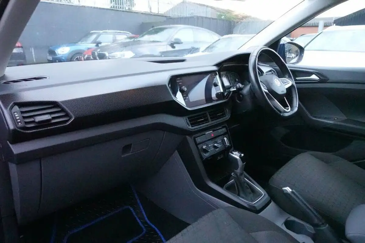 2020-volkswagen-t-cross-10-tsi-se-115ps-dsg-big-10