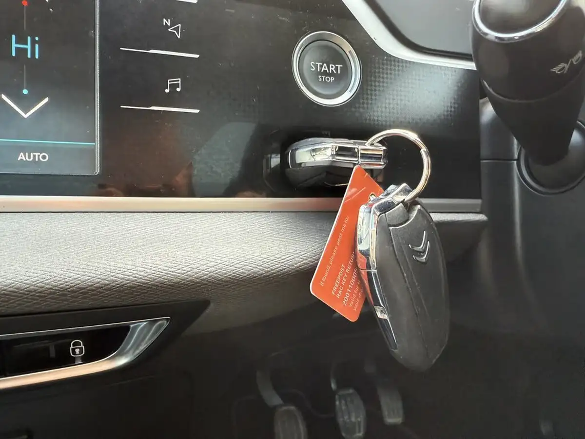 2018-citroen-c4-picasso-16bluehdi-flair-big-22