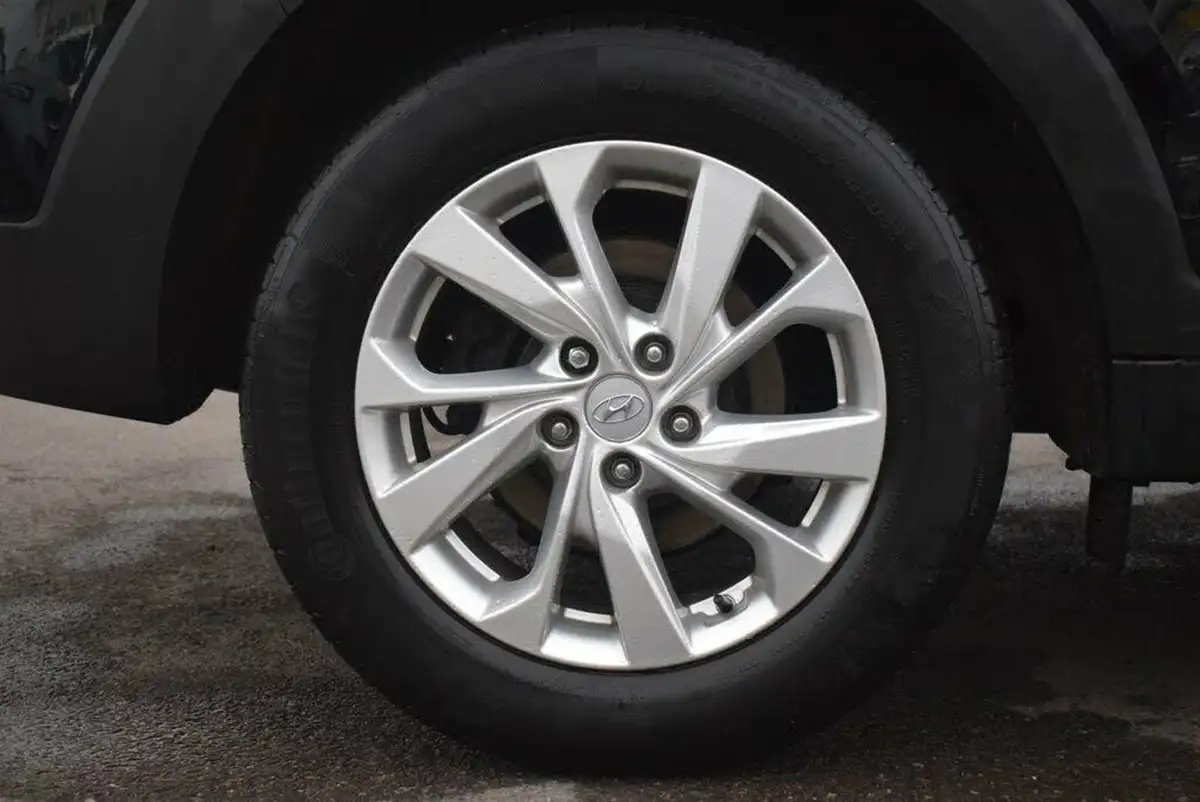 2020-hyundai-tucson-16-t-gdi-se-nav-dct-big-15