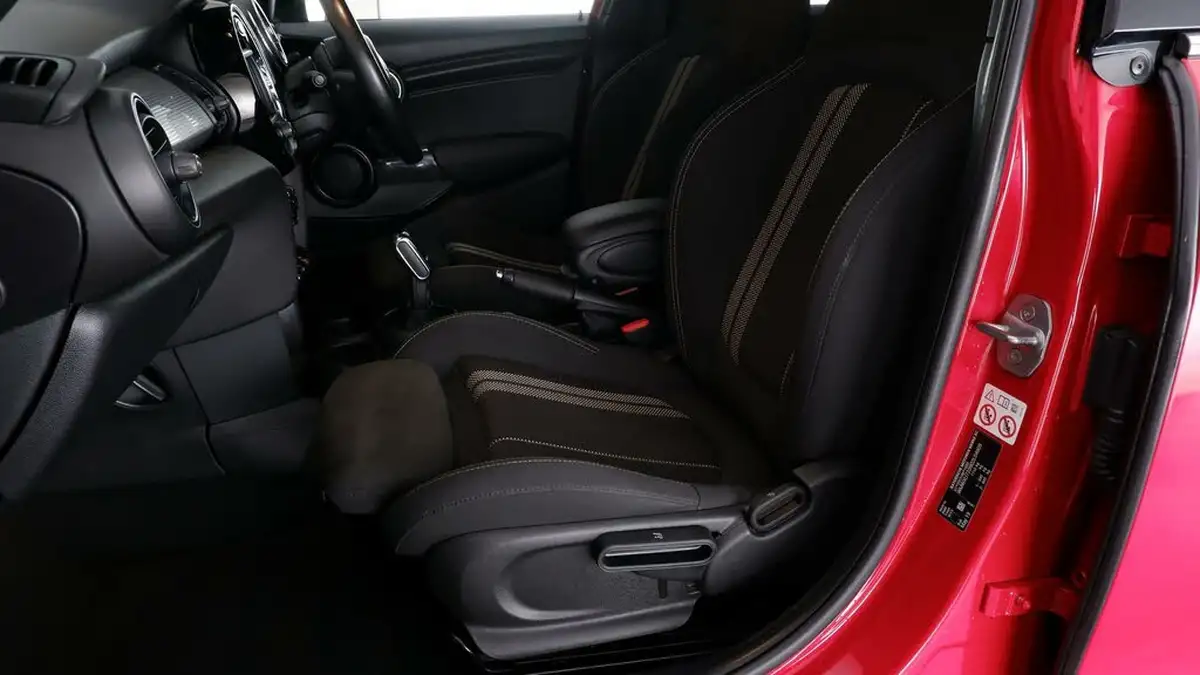 2019-mini-cooper-15-cooper-sport-hatchback-5d-auto-big-14