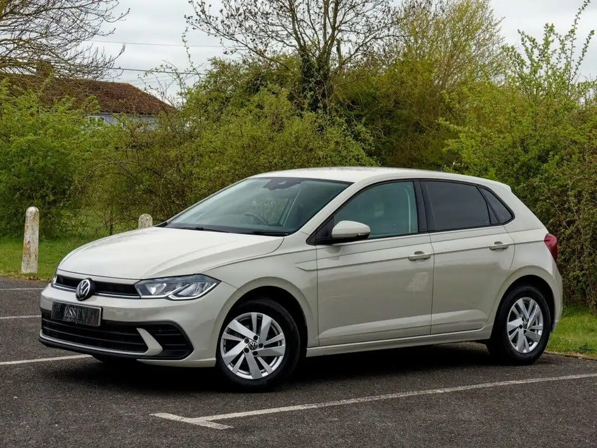 2021-volkswagen-polo-10-tsi-life-big-3
