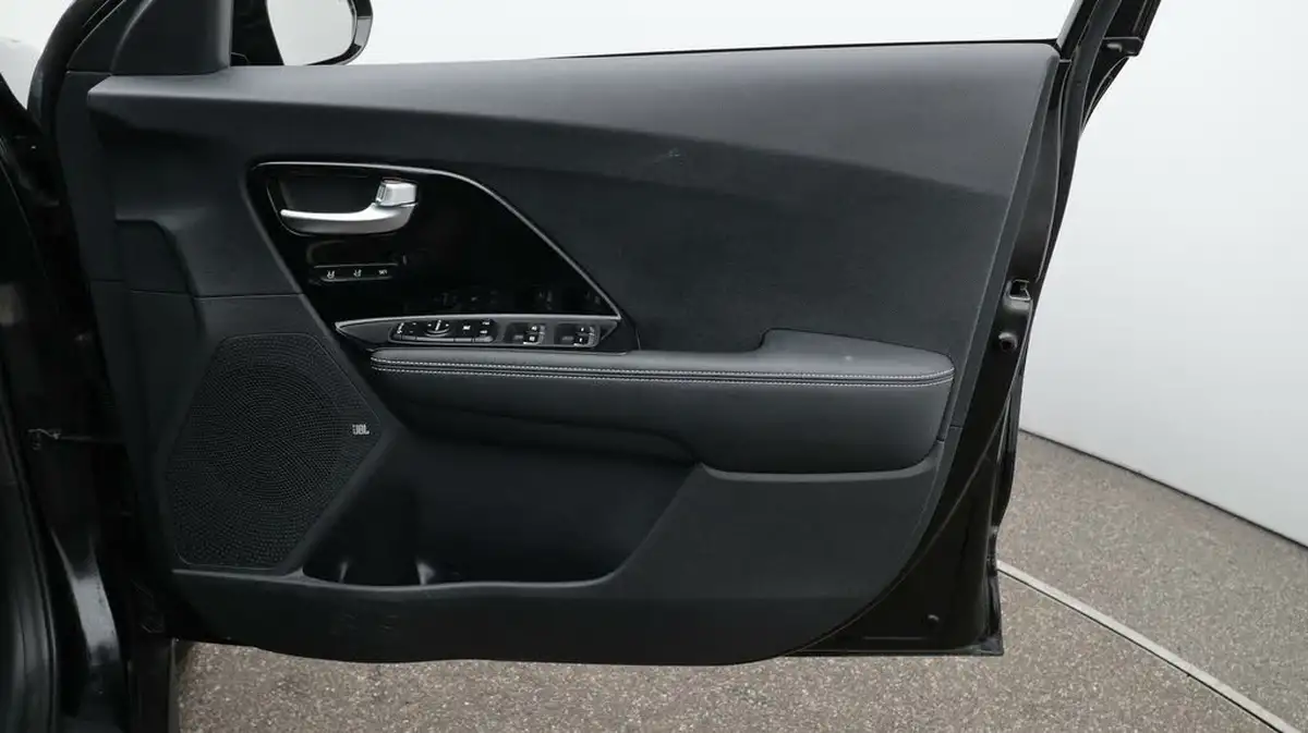 2021-kia-e-niro-ev-4-big-15