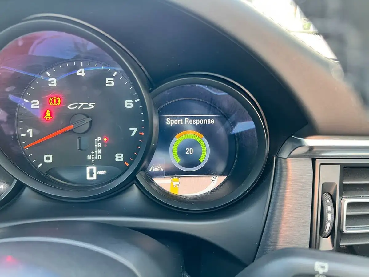 2020-porsche-macan-29-v6-gts-big-47