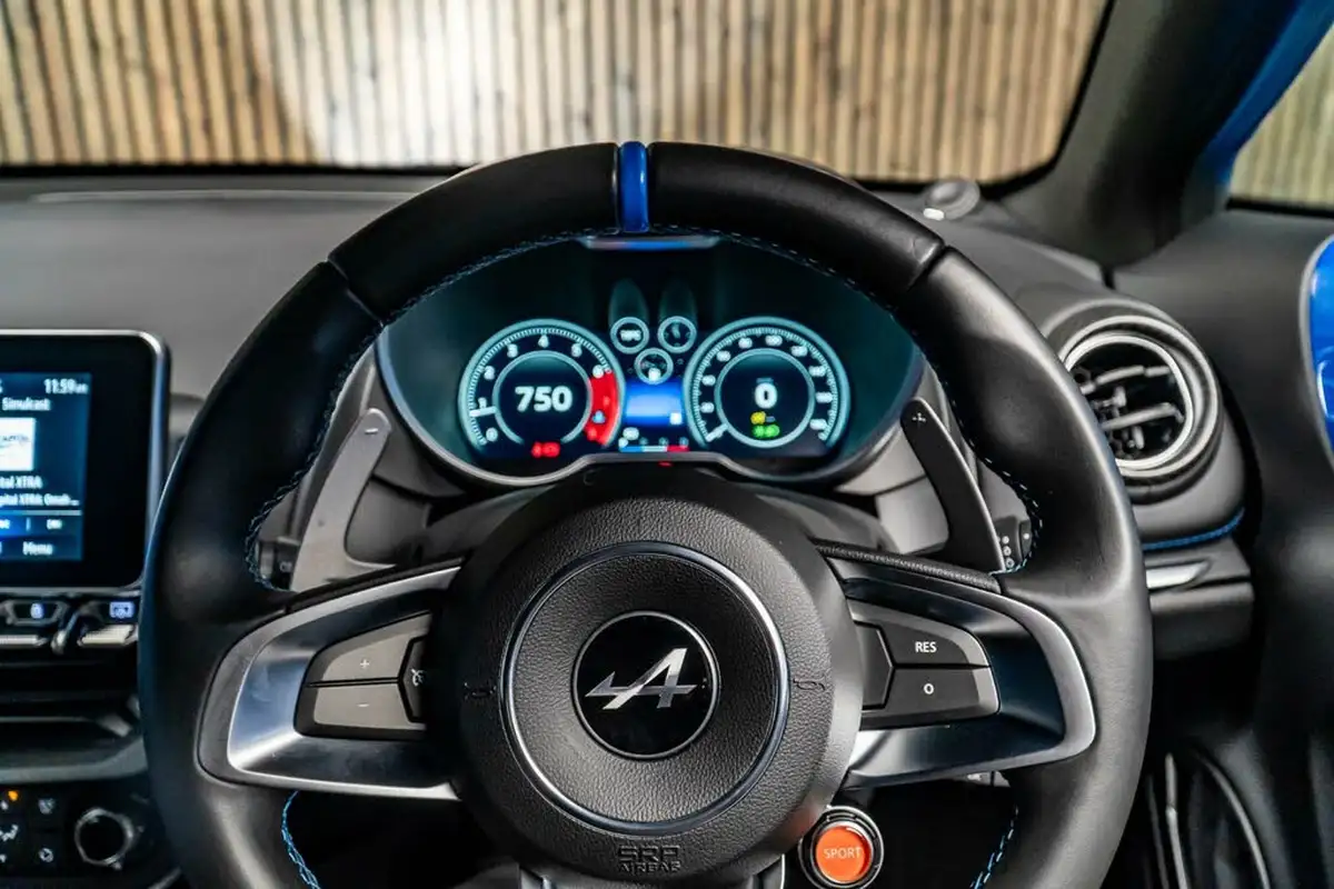 2023-alpine-a110-18-t-no-trim-big-32