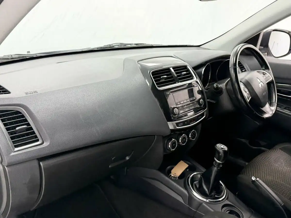 2015-mitsubishi-asx-18td-3-big-11