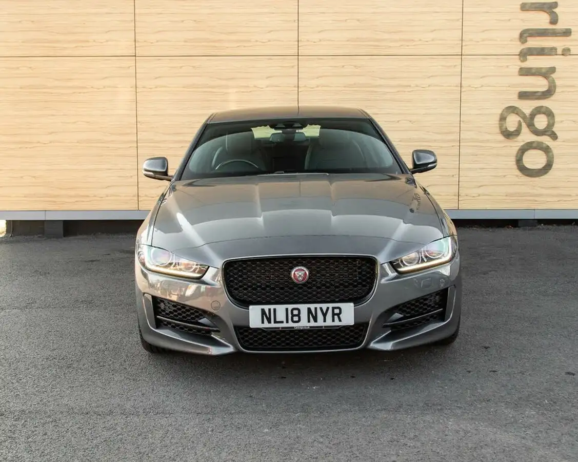 2018-jaguar-xe-20i-r-sport-249ps-awd-1998cc-big-5