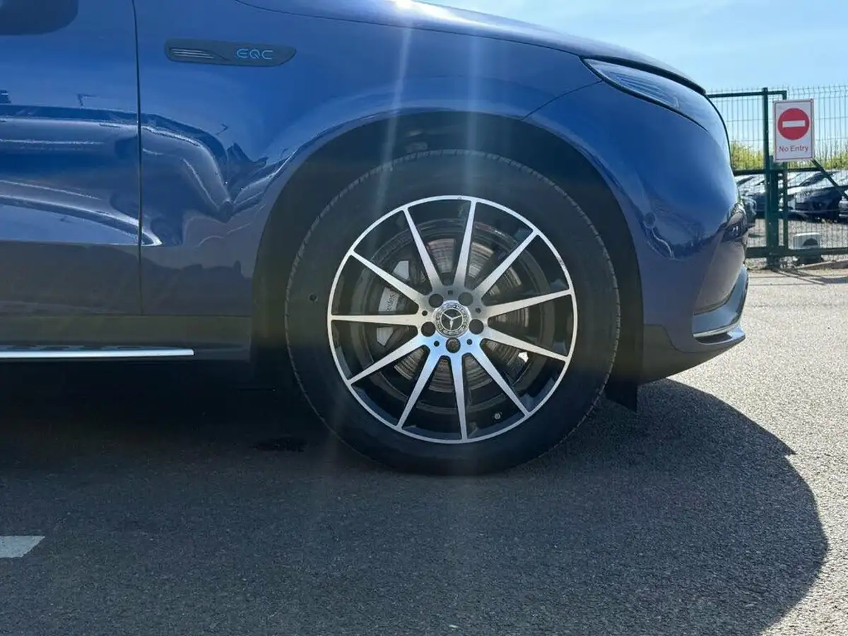 2021-mercedes-benz-eqc-e-eqc-400-amg-line-big-9
