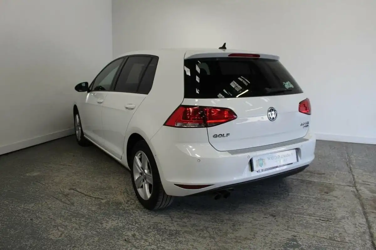 2014-volkswagen-golf-20tdi-match-5d-dsg-big-4